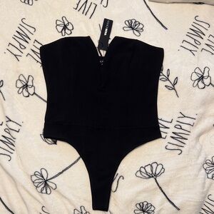 Fashion Nova Strapless V Black Bodysuit